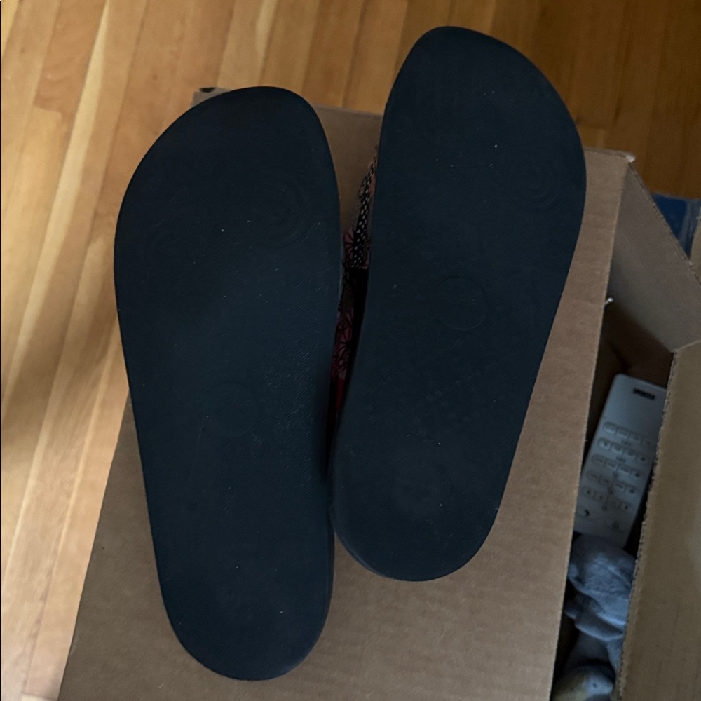 Gucci Bengal Tiger Sakura Slides - Picture 14 of 16